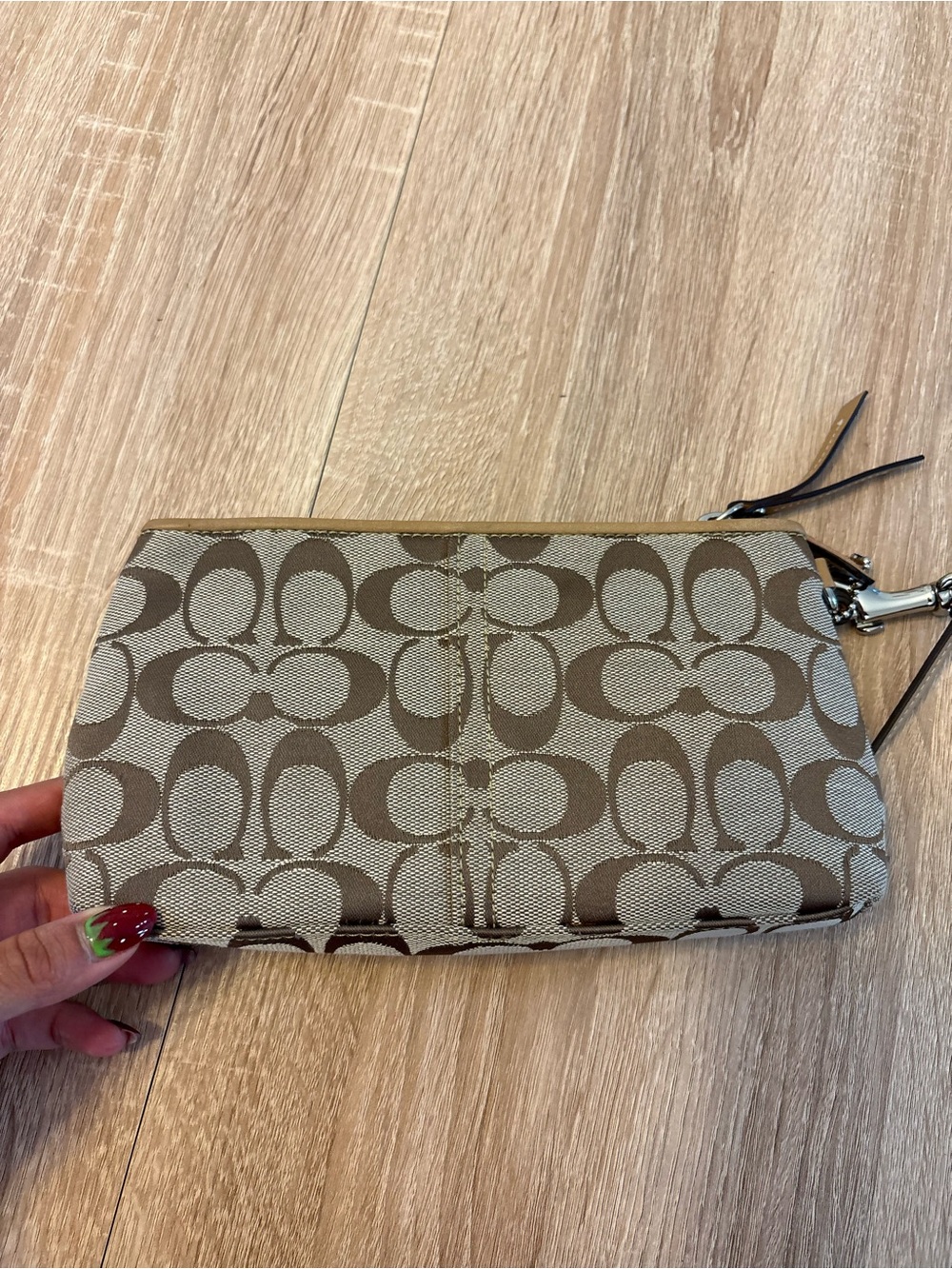 Vintage Coach Peyton Dream C Large Wristlet - Picture 4 of 8